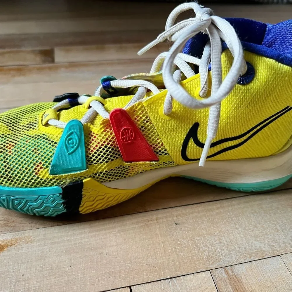 Nike Kyrie SpongeBob Athletic Shoes size 5.5 - Picture 5 of 9